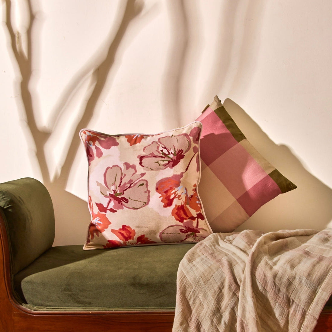 10 Reasons Why Eco-Friendly Hemp Cushions Are Perfect for Minimalist Homes
